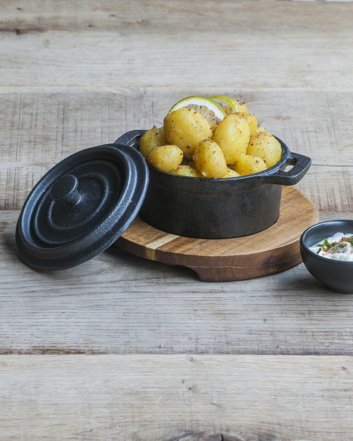 Cast Iron Dutch Oven